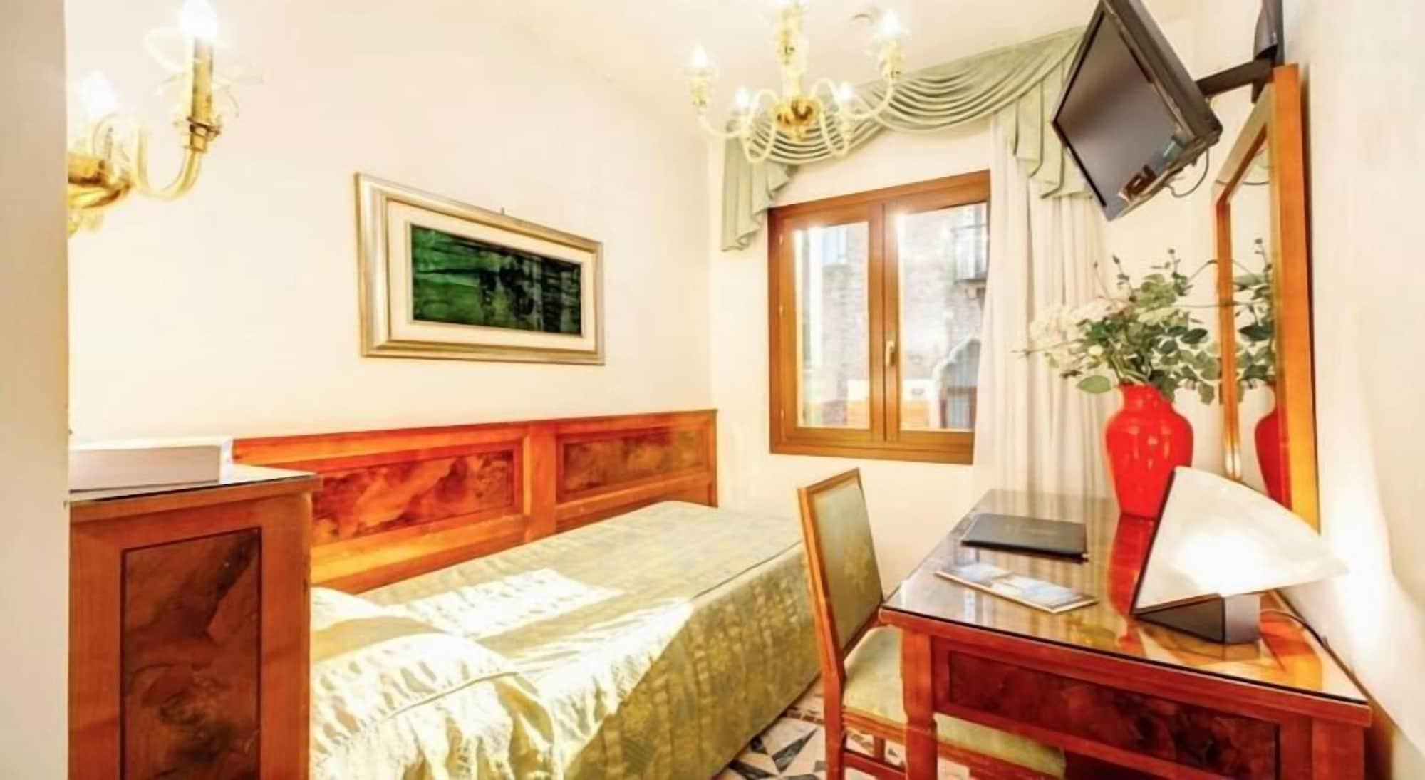 Antica Casa Carettoni Hotel Venetië Buitenkant foto