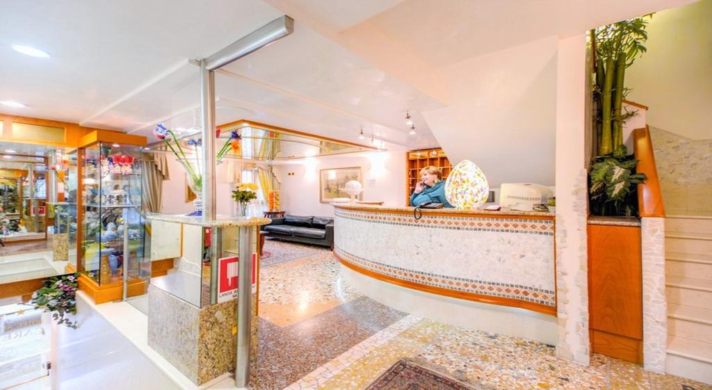 Antica Casa Carettoni Hotel Venetië Buitenkant foto