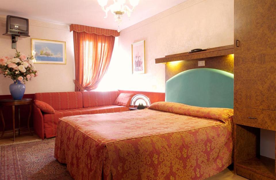 Antica Casa Carettoni Hotel Venetië Kamer foto