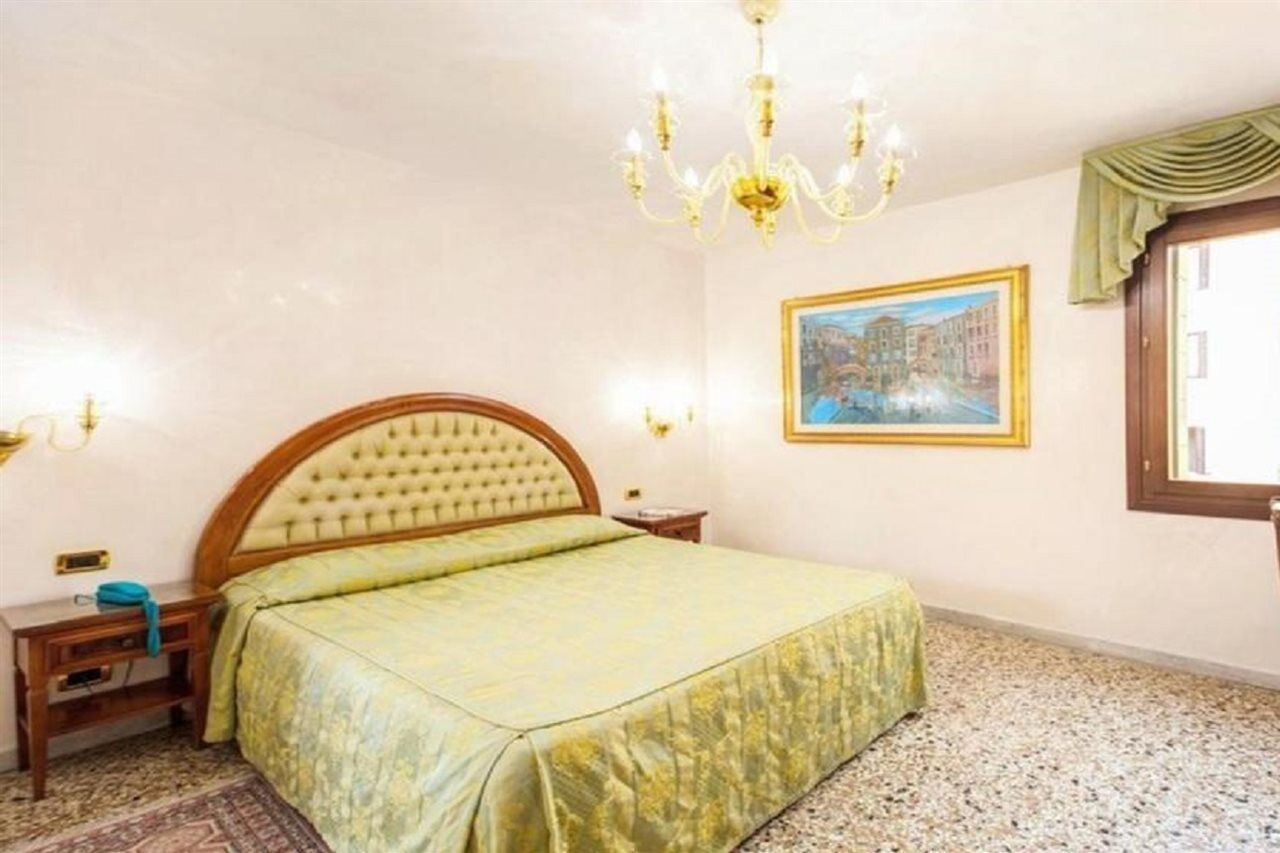 Antica Casa Carettoni Hotel Venetië Buitenkant foto